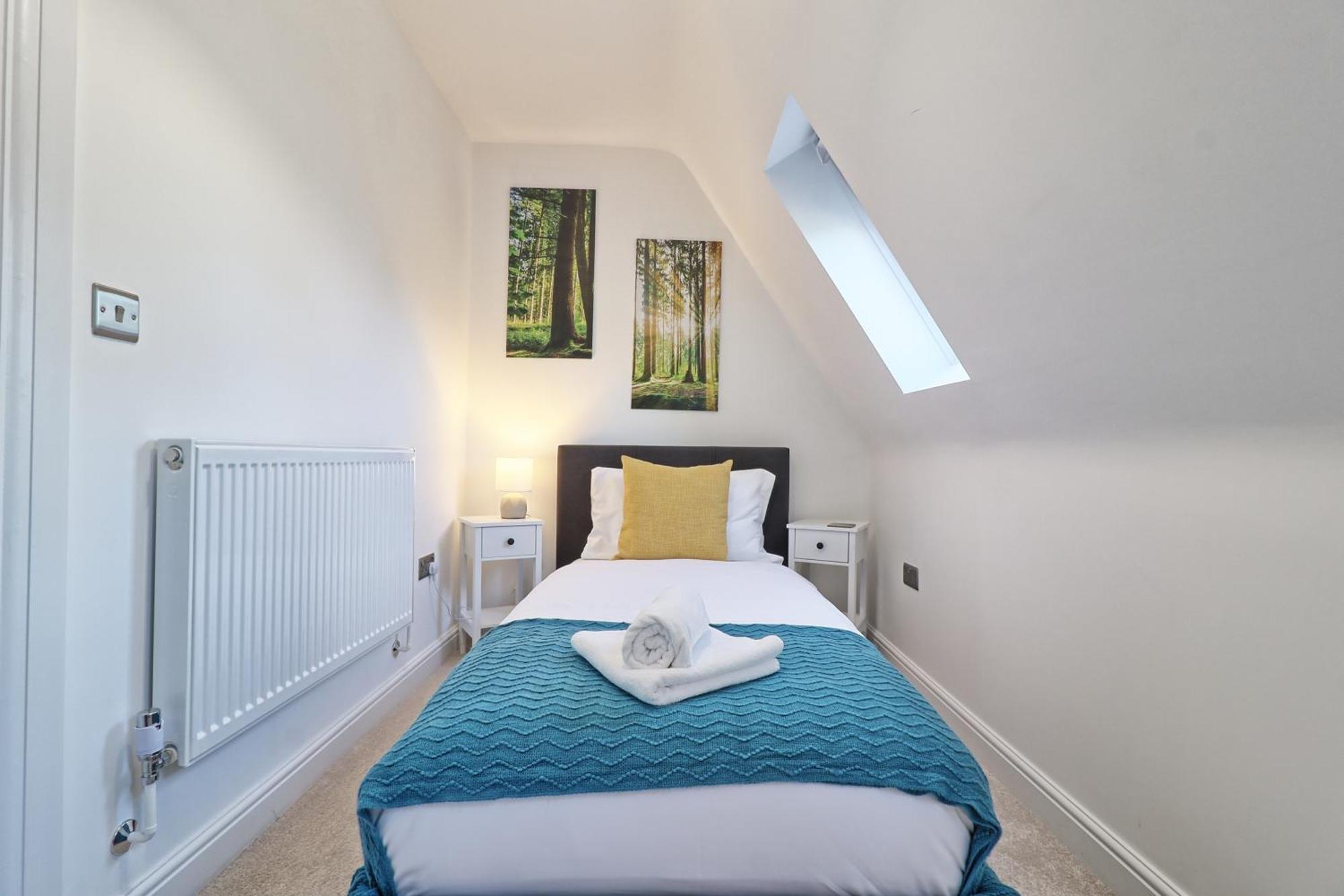 Writtle Massive 4 Bedroom Apartment With Parking In Gorgeous Countryside Location & Short Drive To Chelmsford City Centre Contractors Welcome المظهر الخارجي الصورة