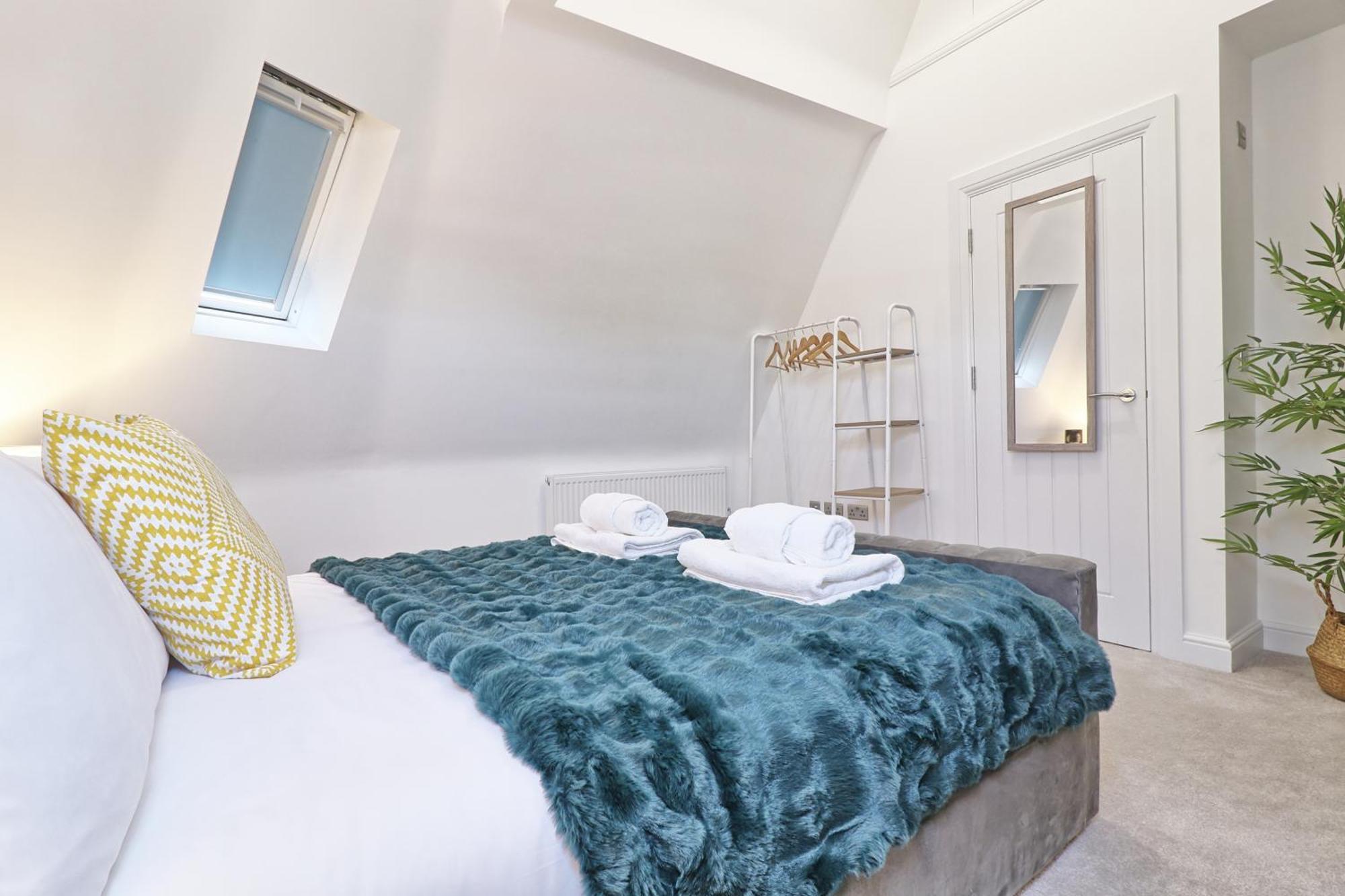 Writtle Massive 4 Bedroom Apartment With Parking In Gorgeous Countryside Location & Short Drive To Chelmsford City Centre Contractors Welcome المظهر الخارجي الصورة