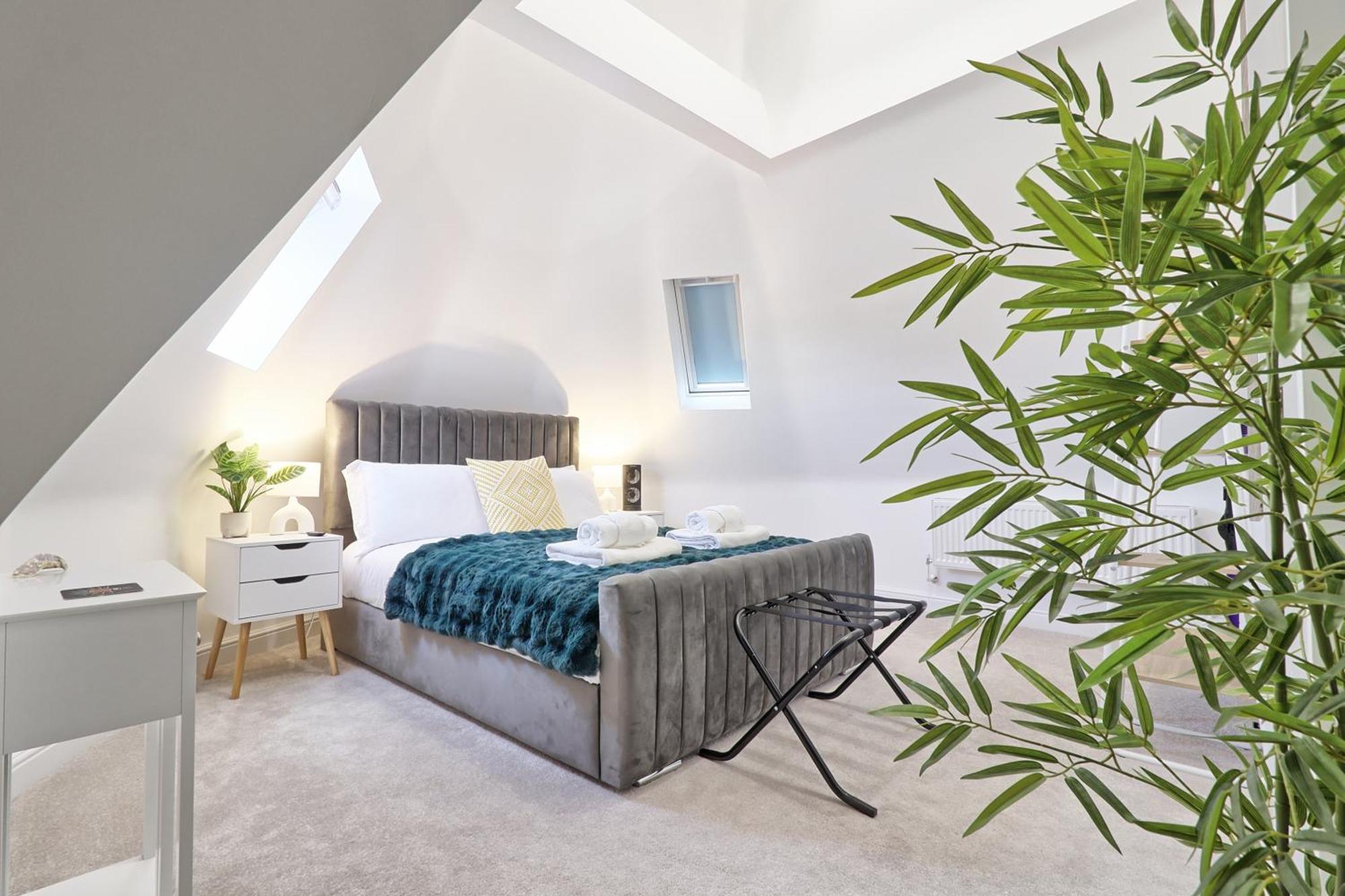 Writtle Massive 4 Bedroom Apartment With Parking In Gorgeous Countryside Location & Short Drive To Chelmsford City Centre Contractors Welcome المظهر الخارجي الصورة