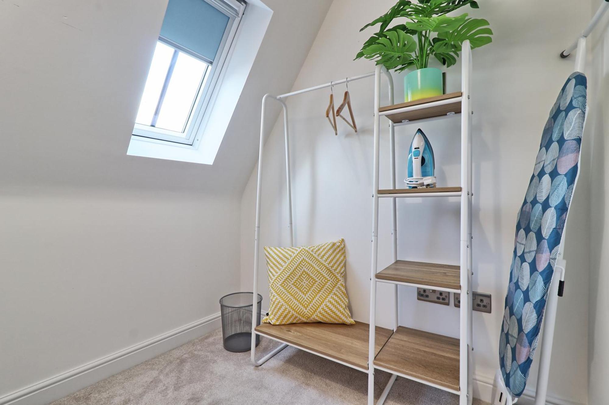 Writtle Massive 4 Bedroom Apartment With Parking In Gorgeous Countryside Location & Short Drive To Chelmsford City Centre Contractors Welcome المظهر الخارجي الصورة