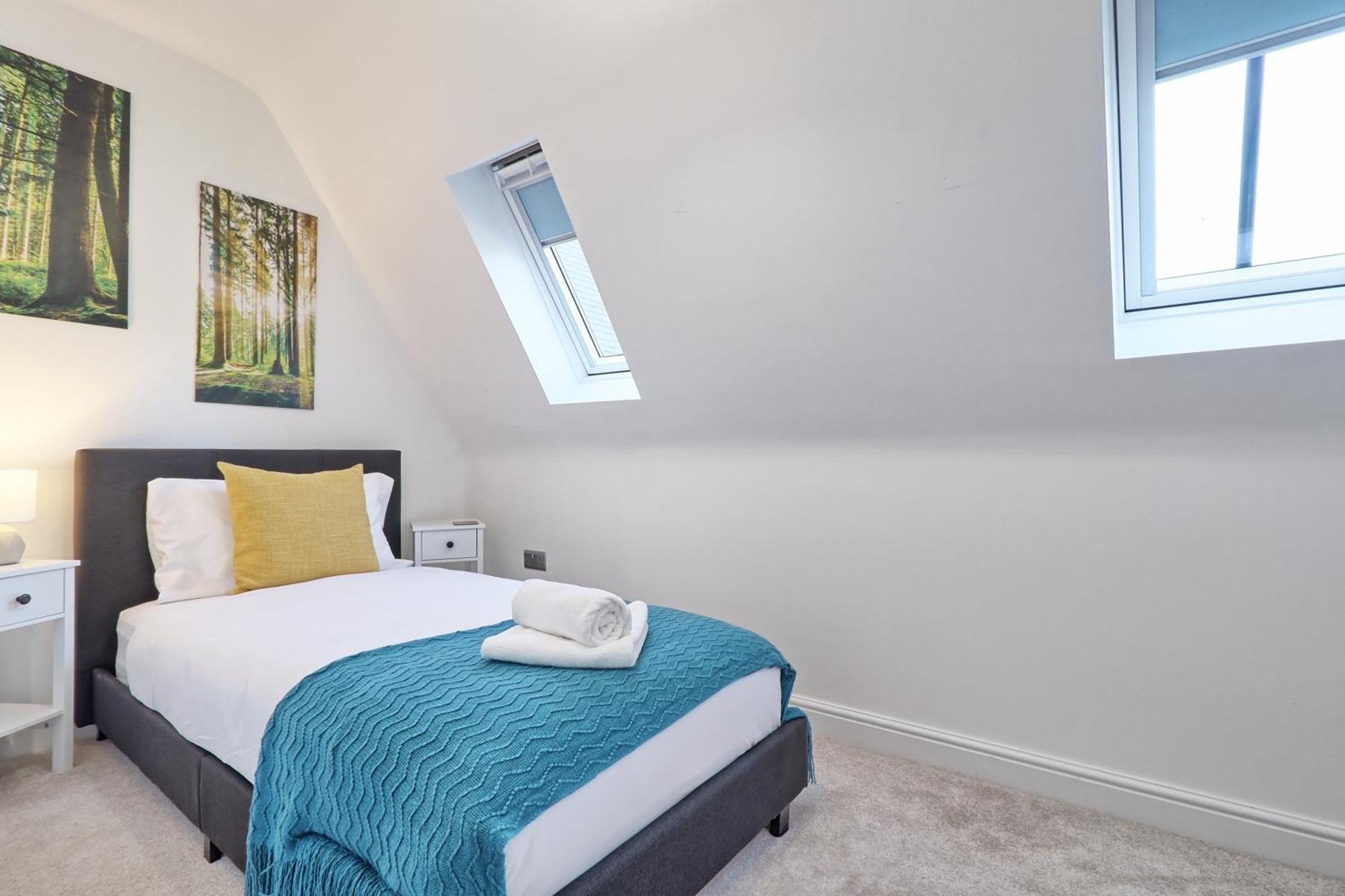 Writtle Massive 4 Bedroom Apartment With Parking In Gorgeous Countryside Location & Short Drive To Chelmsford City Centre Contractors Welcome المظهر الخارجي الصورة