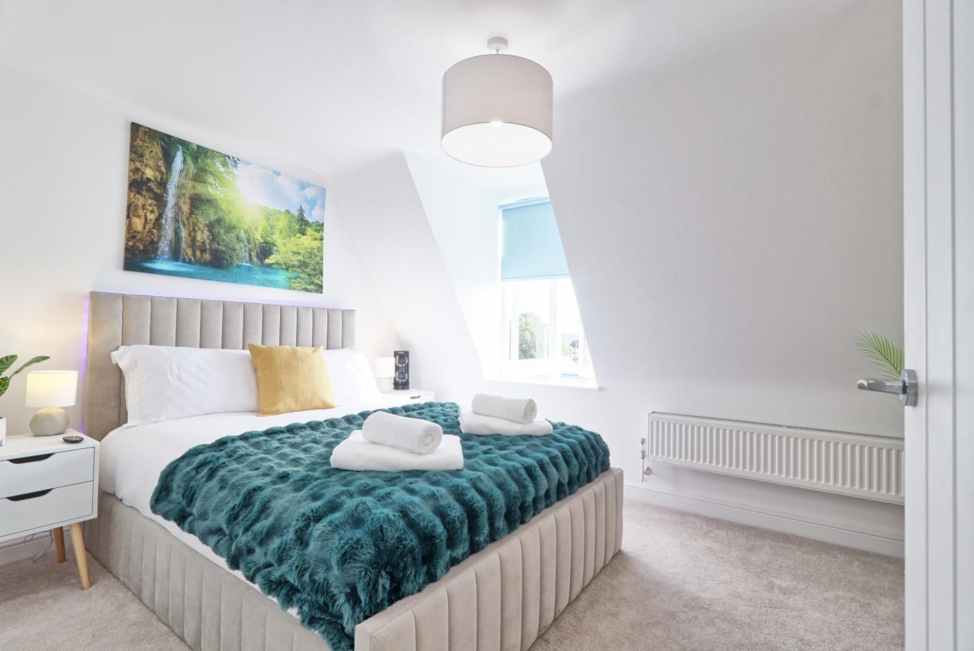 Writtle Massive 4 Bedroom Apartment With Parking In Gorgeous Countryside Location & Short Drive To Chelmsford City Centre Contractors Welcome المظهر الخارجي الصورة