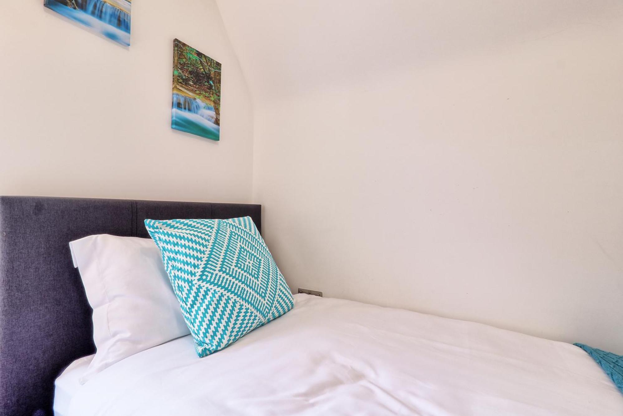 Writtle Massive 4 Bedroom Apartment With Parking In Gorgeous Countryside Location & Short Drive To Chelmsford City Centre Contractors Welcome المظهر الخارجي الصورة