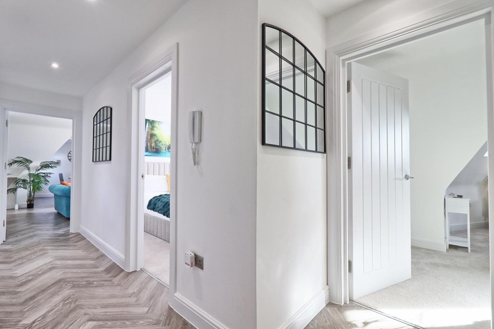 Writtle Massive 4 Bedroom Apartment With Parking In Gorgeous Countryside Location & Short Drive To Chelmsford City Centre Contractors Welcome المظهر الخارجي الصورة