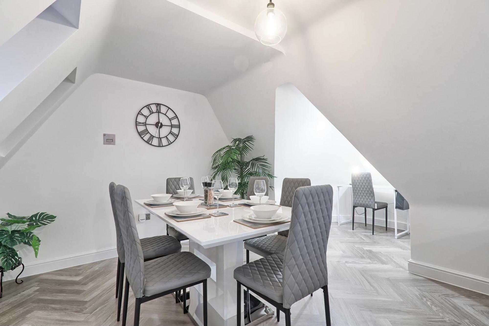 Writtle Massive 4 Bedroom Apartment With Parking In Gorgeous Countryside Location & Short Drive To Chelmsford City Centre Contractors Welcome المظهر الخارجي الصورة
